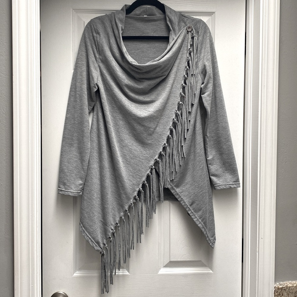 ✨HP✨Gray fringe long sleeve